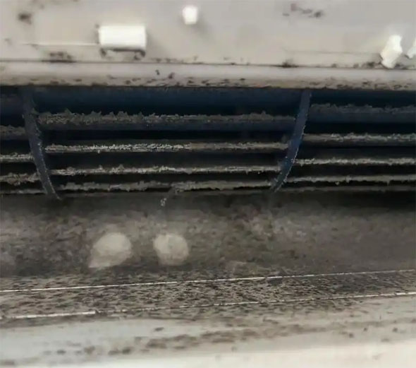 江海空调吹的风有股烧焦味是怎么回事